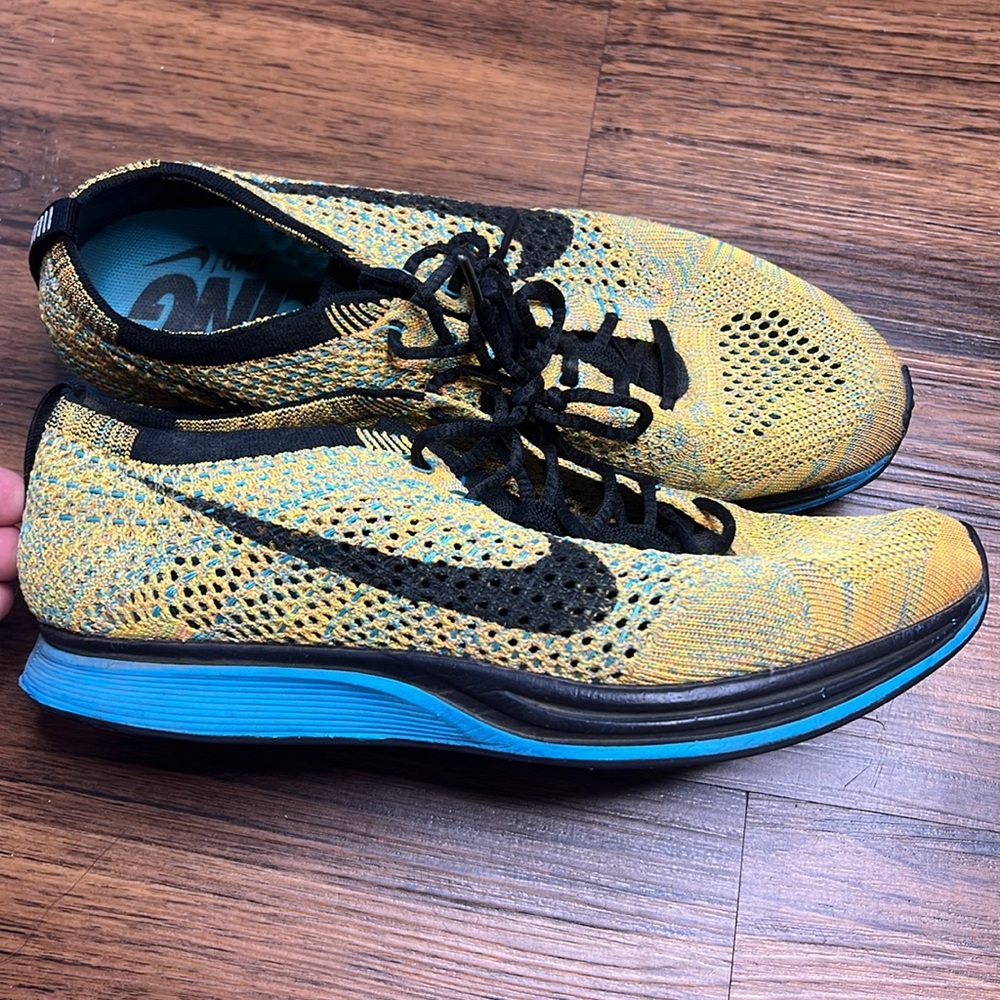 Nike Flyknit Racer Size 7.5 - Picture 2 of 4